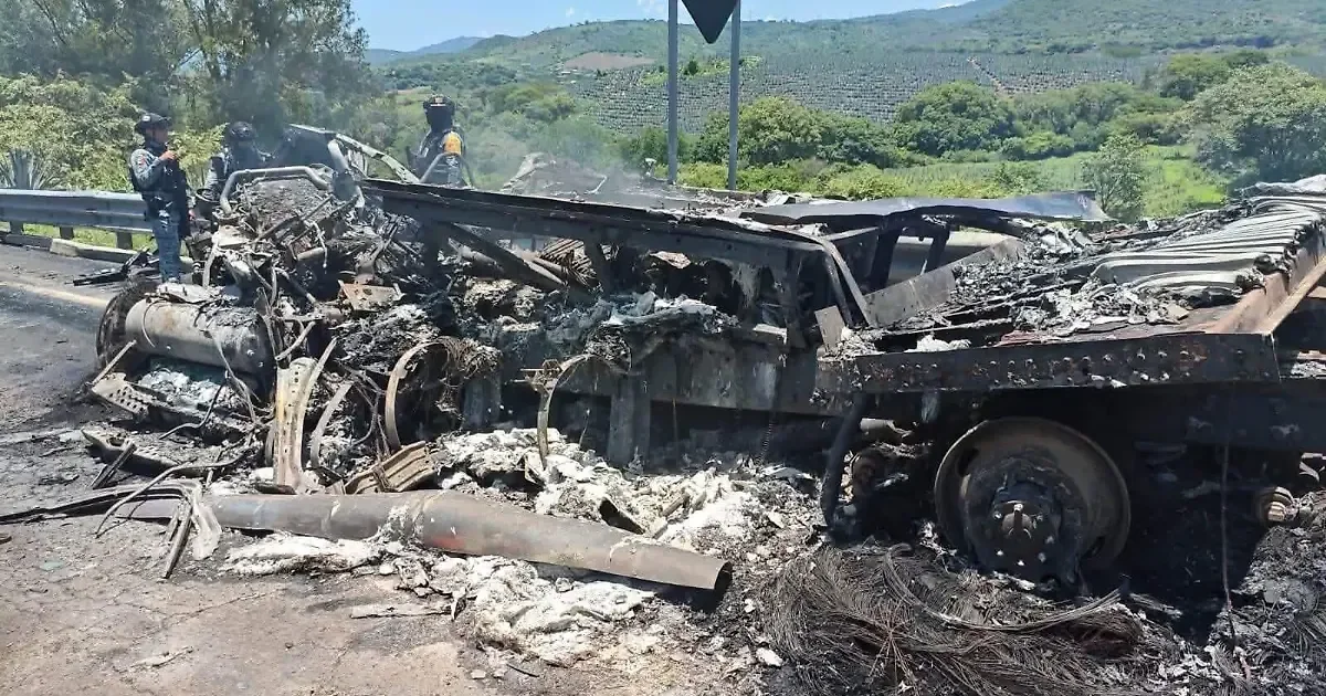 Choque múltiple en autopista Tepic-Guadalajara deja 10 muertos