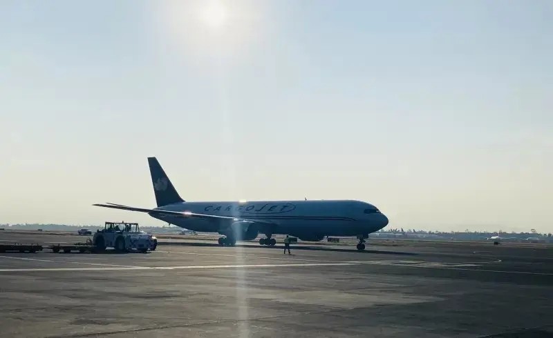 Arriban a México más de 600 mil vacunas anticovid de Pfizer