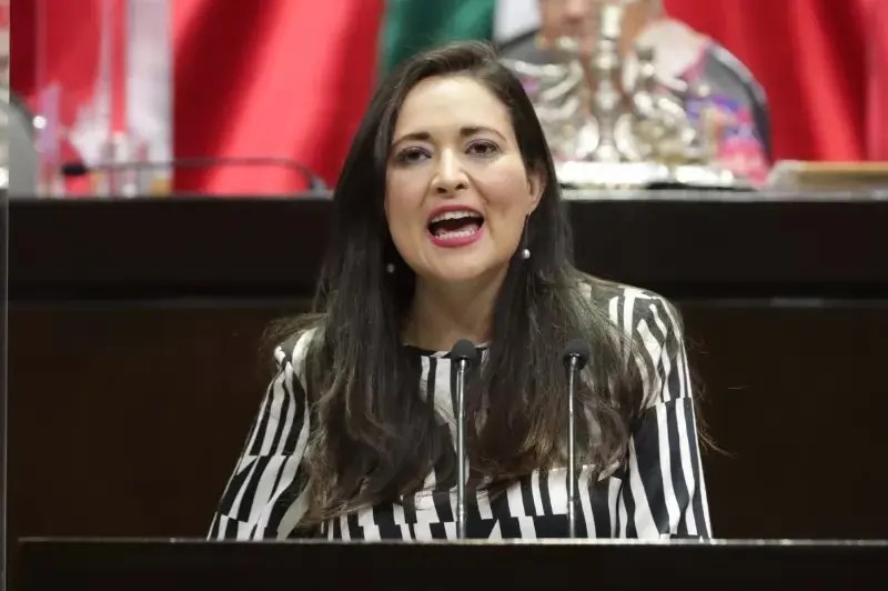 Podrán jóvenes fumarse hasta 56 churros diarios, advierte Diputada