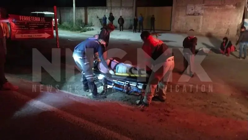 Muere joven mujer en aparatosa volcadura
