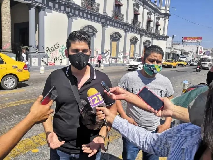 Dueños de bares y antros, entregan solicitud de ampliacion de horarios a Gobierno del Estado