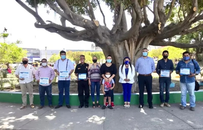 Con recurso propio sindico del ayuntamiento de Tepic rehabilitó la Plaza del Músico