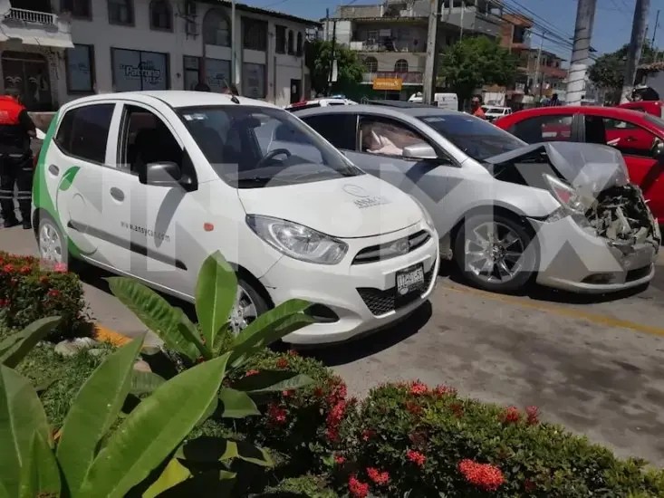 ¡jeep provoca fuerte accidente!