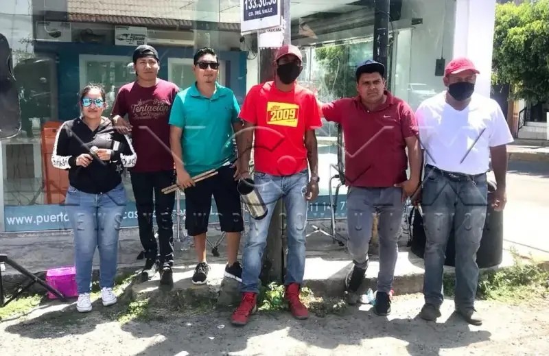 “Si nos ven y nos escuchan... gracias por su apoyo”: Banda Clave de Oro