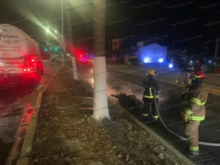 ¡se derrapó y quemó una moto en puerto vallarta!