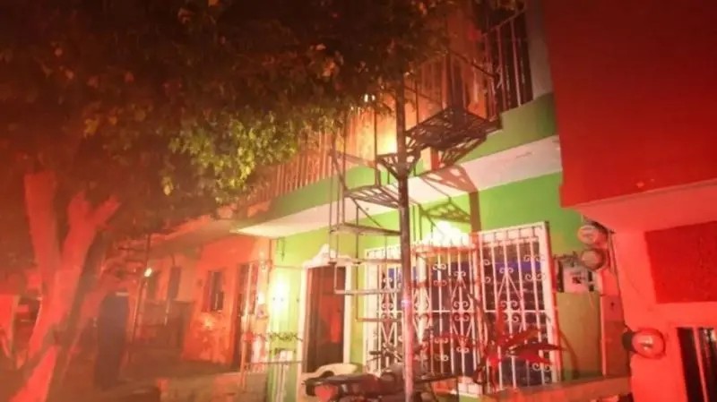 Mazatlán. Rescatan a adolescente de incendio en la Independencia