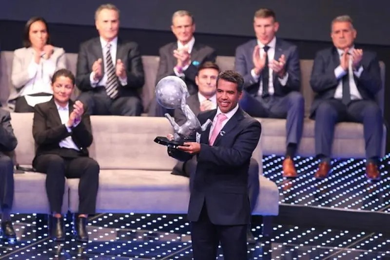 Pavel Pardo cree que no se ha perdido la \"chispa\" en el Clásico Nacional