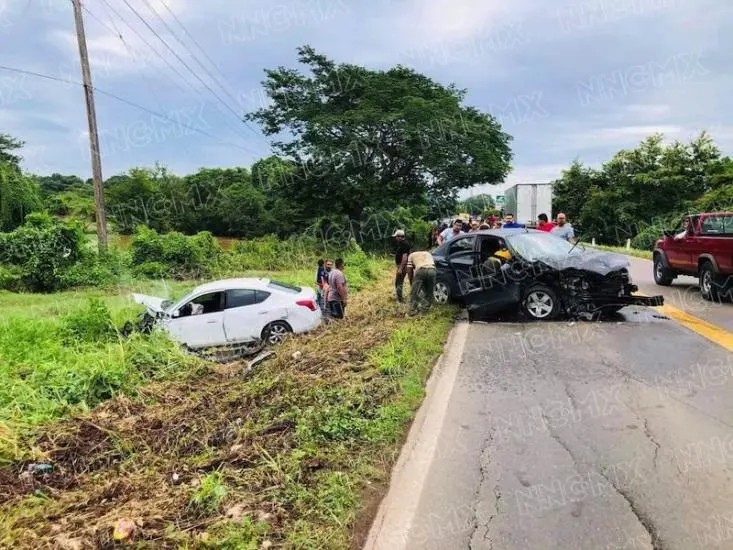 Fuerte accidente deja 4 lesionados