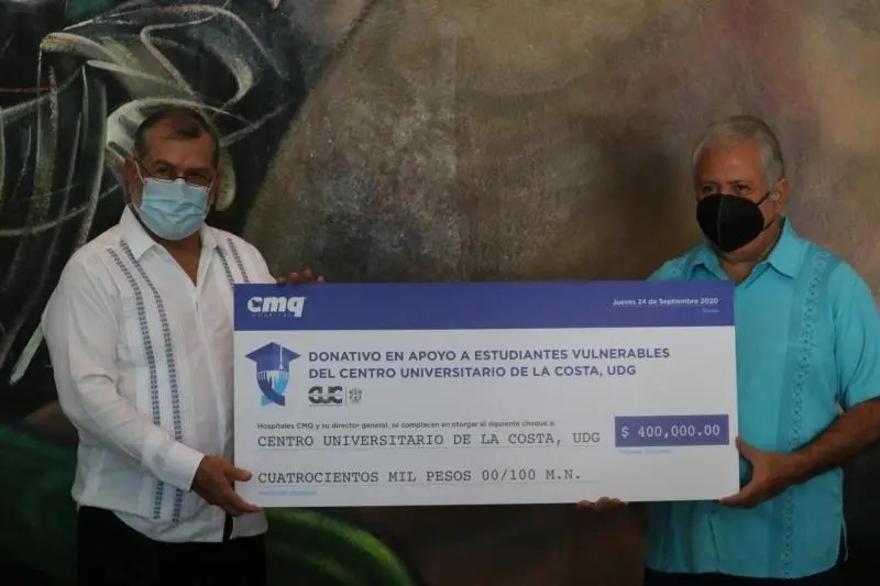 Entregan Cheque por 400 mil Pesos Para Pago de Matrículas de 295 Estudiantes