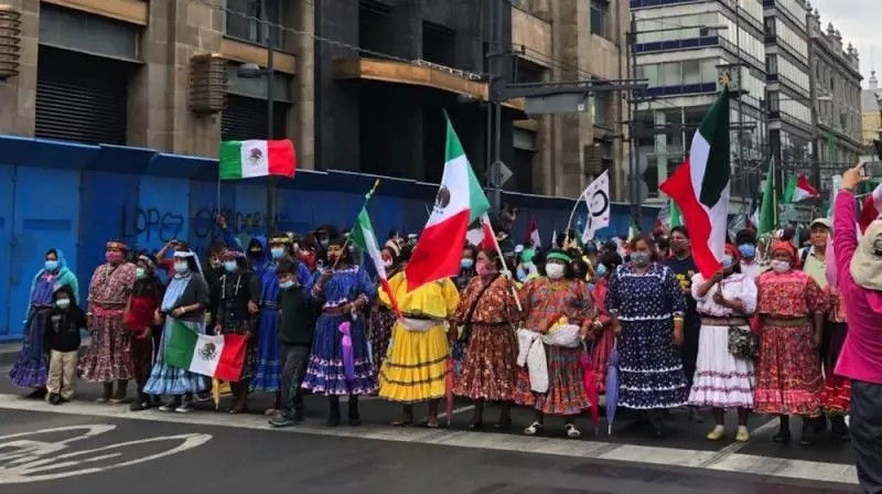 Los notarios de FRENAA se enfrentan a \"los otros datos\" de AMLO