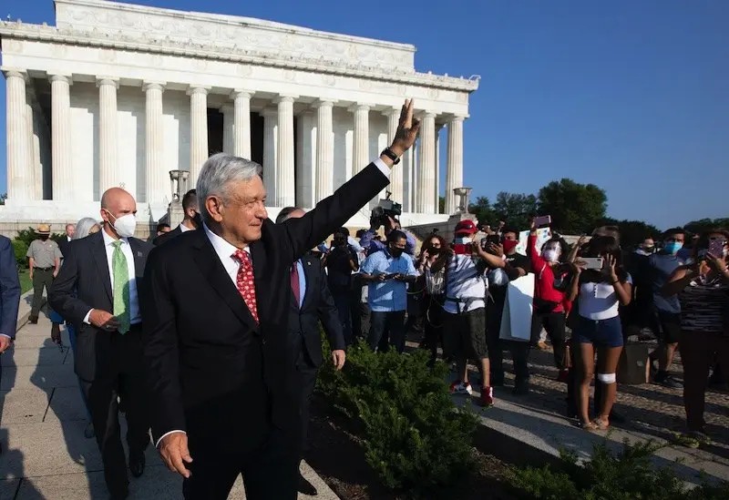 [Galería] AMLO deposita ofrenda floral en Monumento a Abraham Lincoln en Washington