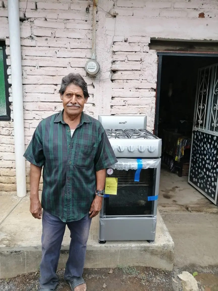 Lleva DIF apoyo a adultos mayores y personas con discapacidad