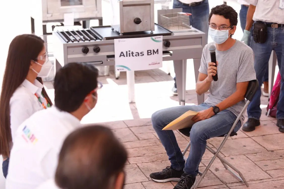 Nayarit. Dan impulso a emprendedores con programa \"Mano al Autoempleo\"