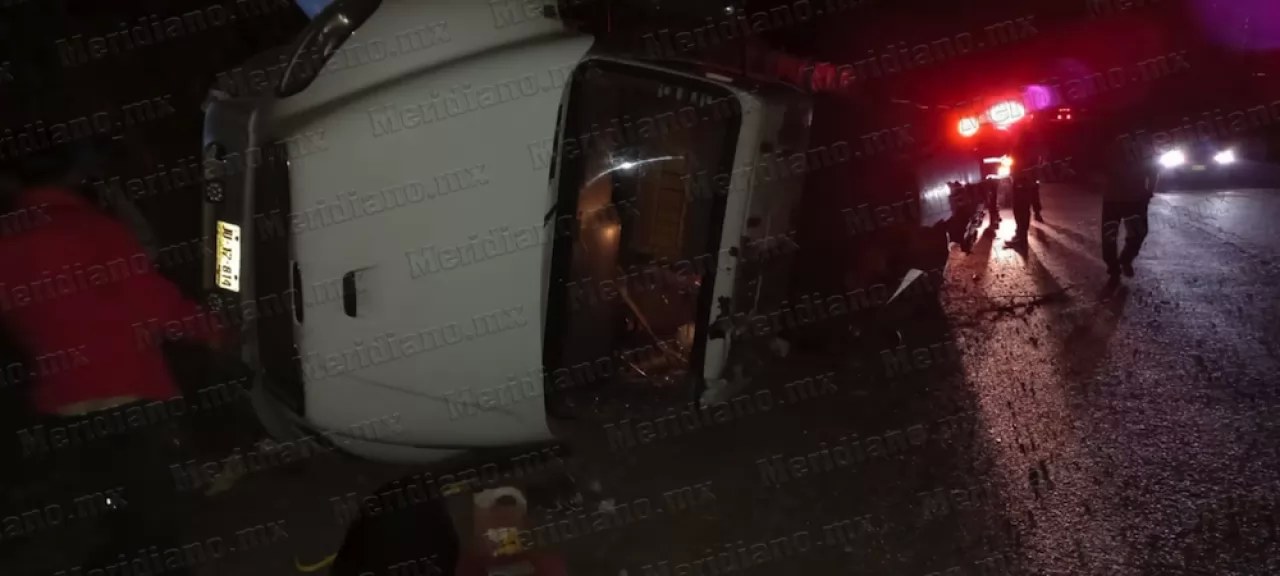 ¡vuelca pipa cargada de agua!