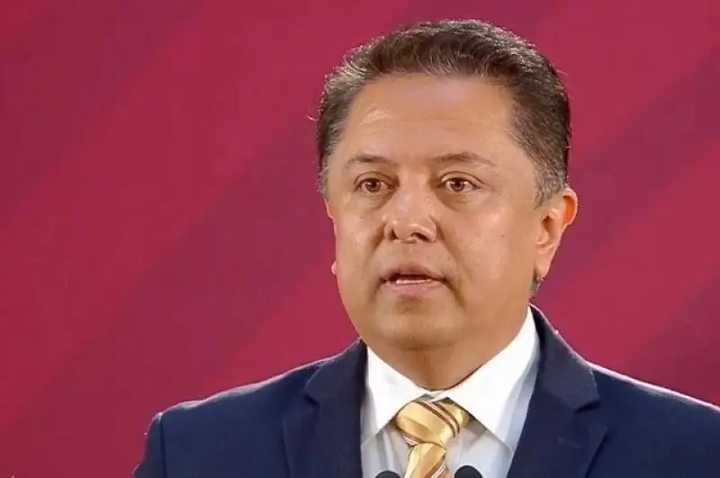 Hermano de Irma Eréndira Sandoval compra casas y las oculta en su declaración