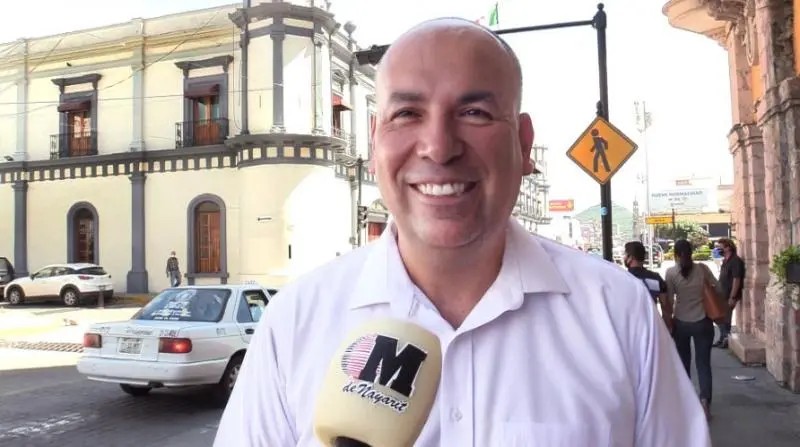 Apoya Javier Mercado a las familias tepicenses