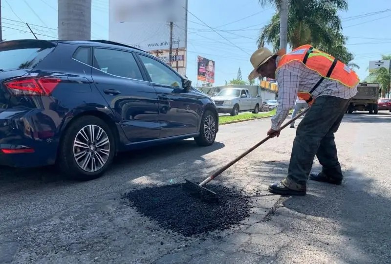 Calles de Tepic están destrozadas, recursos no son suficientes: Javier Castellón