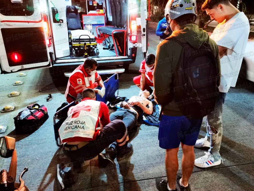 VIDEO: Andaba \"calando\" la moto y acabó en el hospital