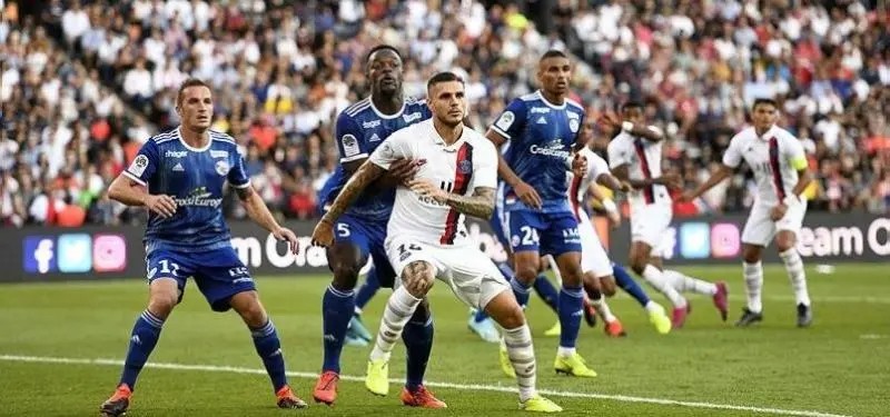 Francia mantiene los 5.000 espectadores hasta el 15 de agosto