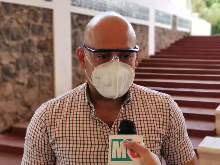 Tepic. Entregan Polo Domínguez y Germán Macedo apoyos en distintos colonias