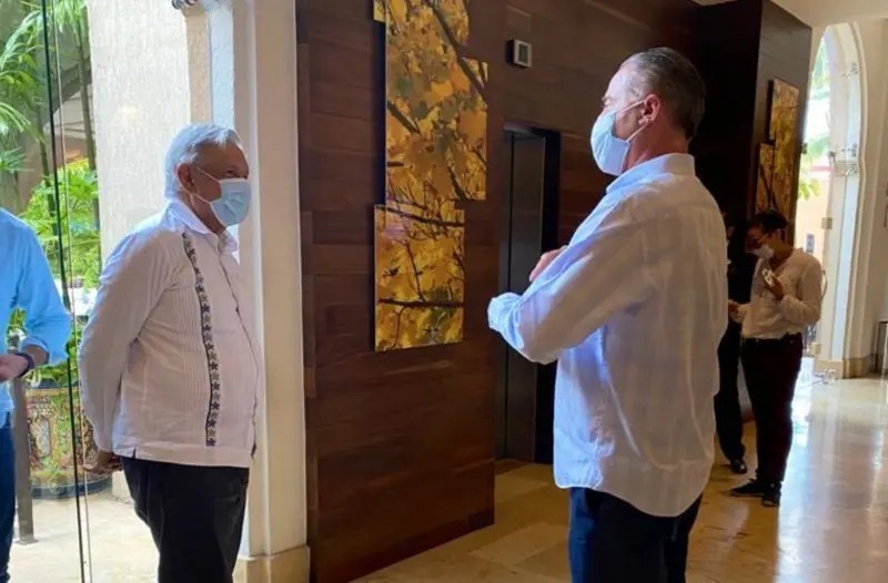 México. Llega AMLO a Sinaloa portando cubrebocas