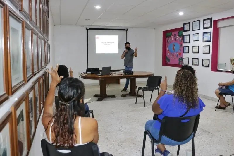 Capacita DIF a Mujeres Víctimas de Violencia Para Empoderarlas