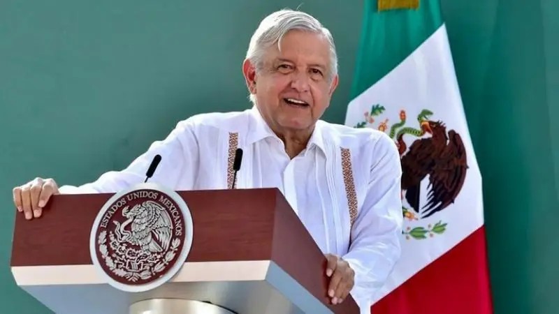 AMLO defiende la estrategia contra la pandemia tras 50,000 muertos
