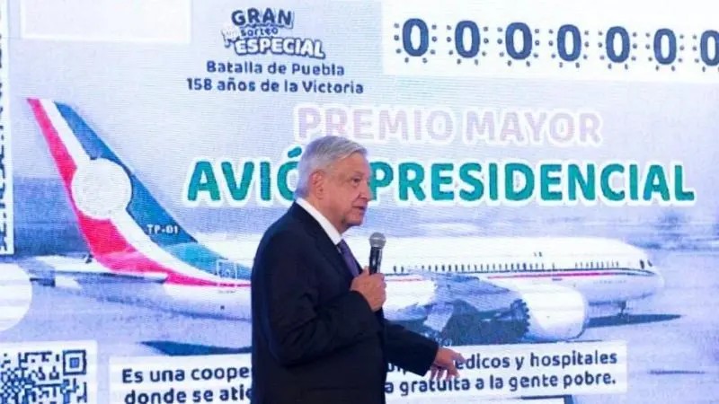 AMLO afirma que ya se subió al avión presidencial