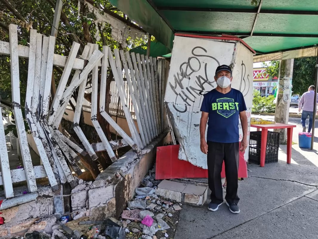 Destruyeron negocio de Don Roque y a casi un mes no le dan respuesta