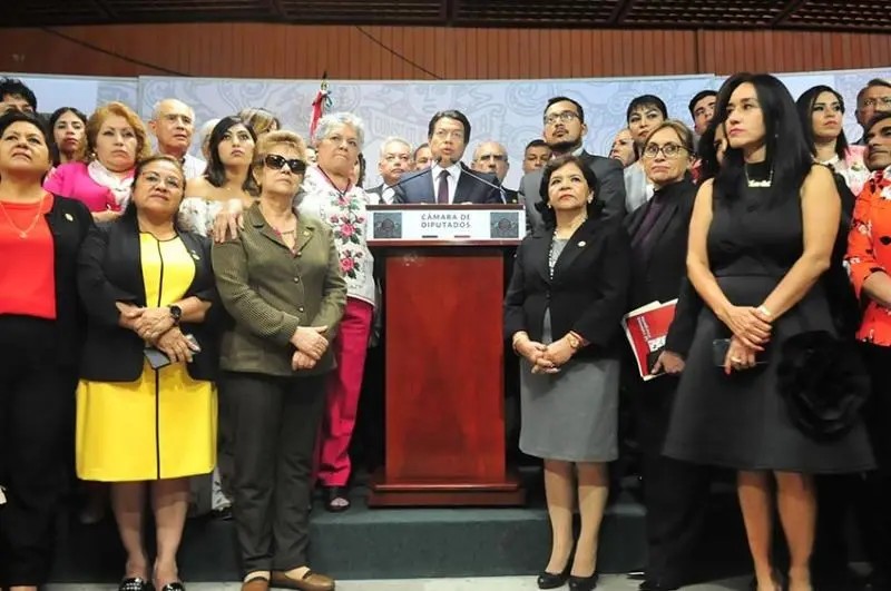 Va Morena por reforma a pensiones y eliminación del fuero presidencial