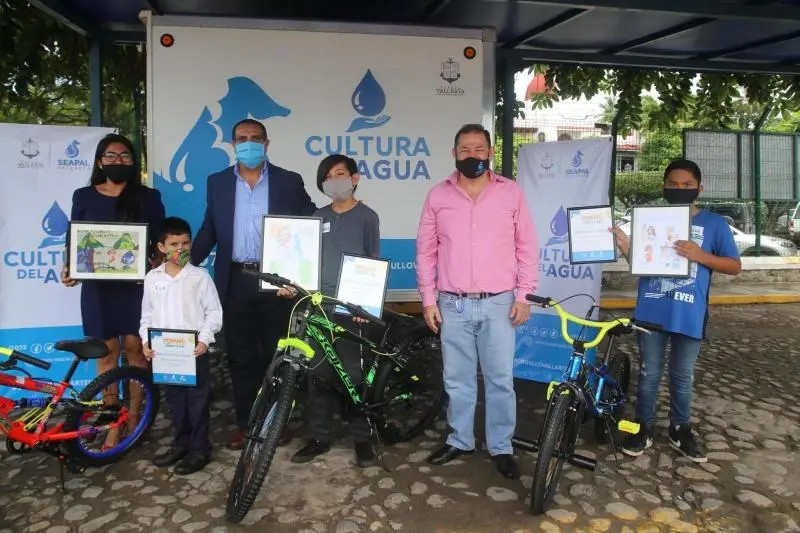 Premia Dávalos los a Ganadores del Concurso de Dibujo de Seapal