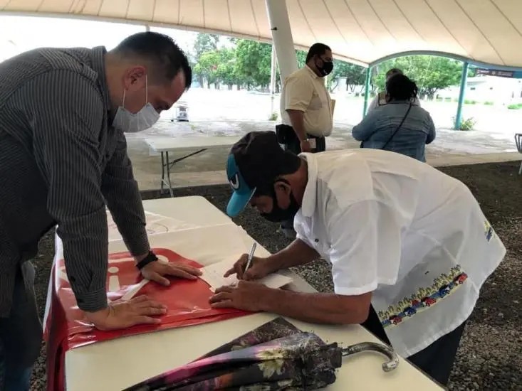 Tepic. Ayuntamiento pide a dirigentes de tianguis reforzar medidas contra COVID-19