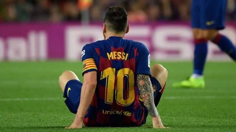 La marcha de Messi desata una batalla entre Emiratos
