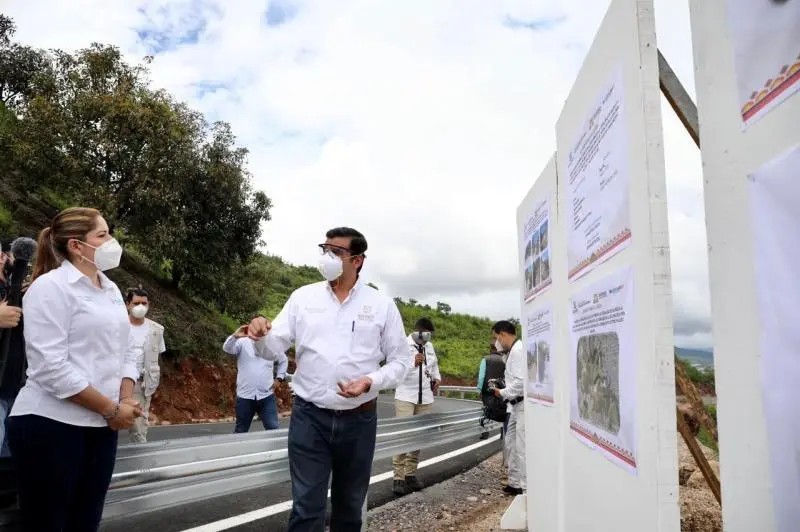 Entrega Antonio Echevarría nuevo libramiento \"General Manuel Lozada\"