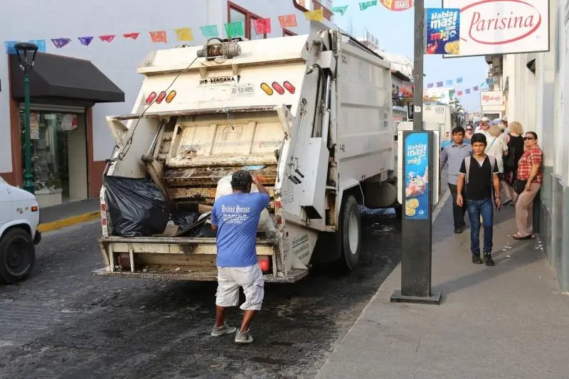 Reitera Dávalos Llamado a Respetar Horarios de Recolección de Basura