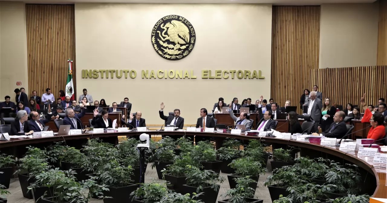 Cancela INE registros a auxiliares y promoventes de la Revocación de Mandato