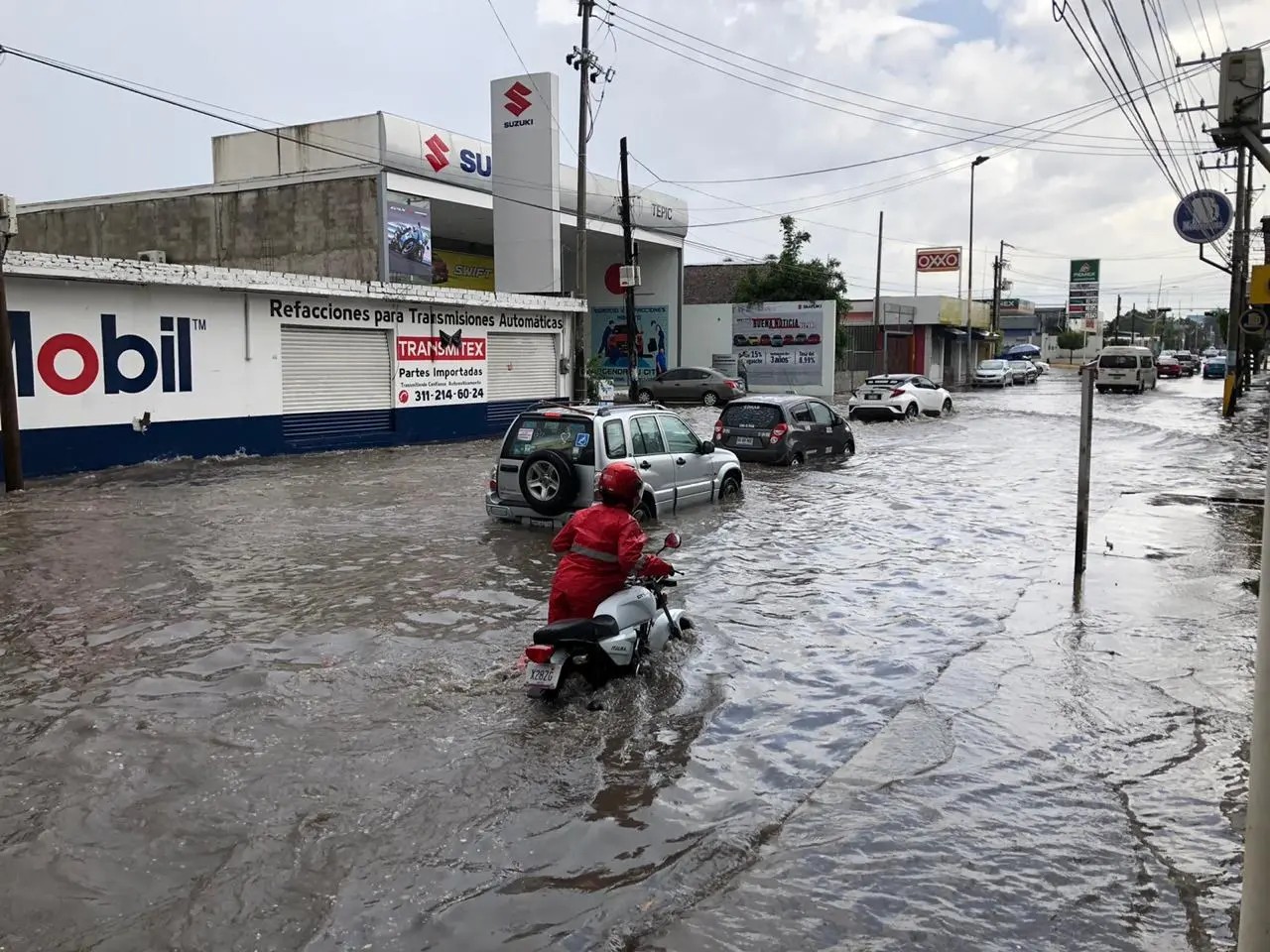 Exigen solución a la tradicional inundación de la avenida Independencia