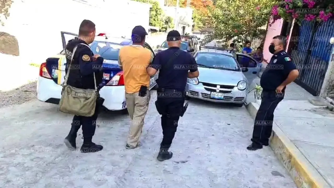 Le pasa un vehículo por encima