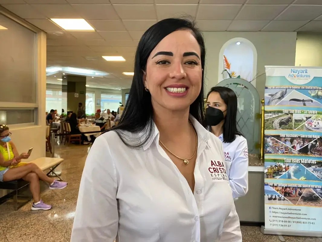 De manera exitosa atiende Alba Cristal Espinoza a ciudadanos en su casa de gestión