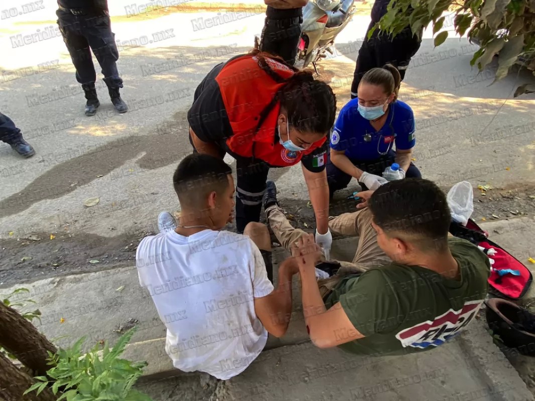 ¡chocaron dos motocicletas!