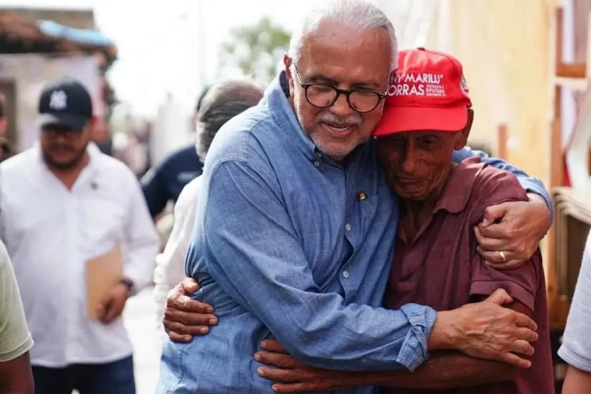 \"Enfrentaremos los daños dejados por Roslyn, juntos\": Navarro Quintero