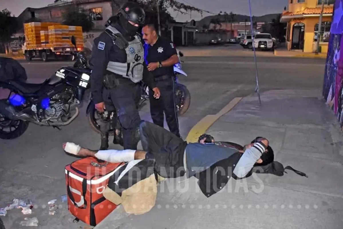 Vuela mandaditos sobre el bulevar gobernadores; el responsable huyó del lugar