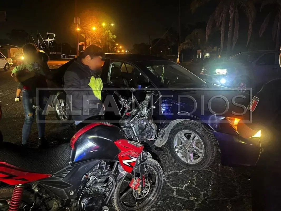 Dos lesionados en el distribuidor vial del perico