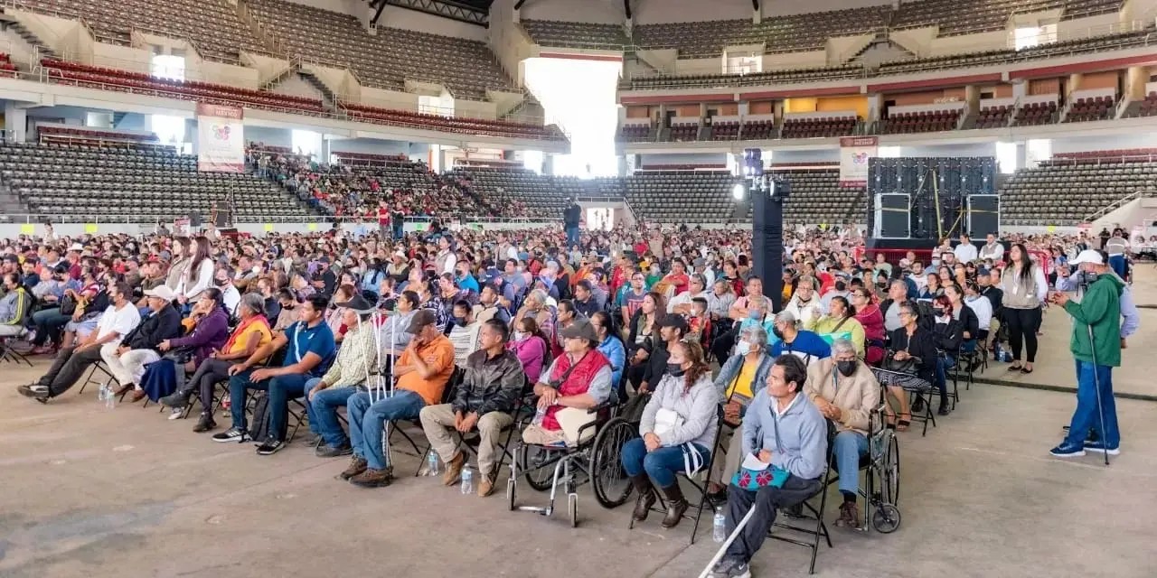 Entrega gobierno de Nayarit tarjetas de Bienestar a personas con discapacidad