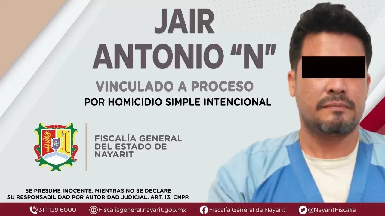 Vinculado a proceso a médico sin título