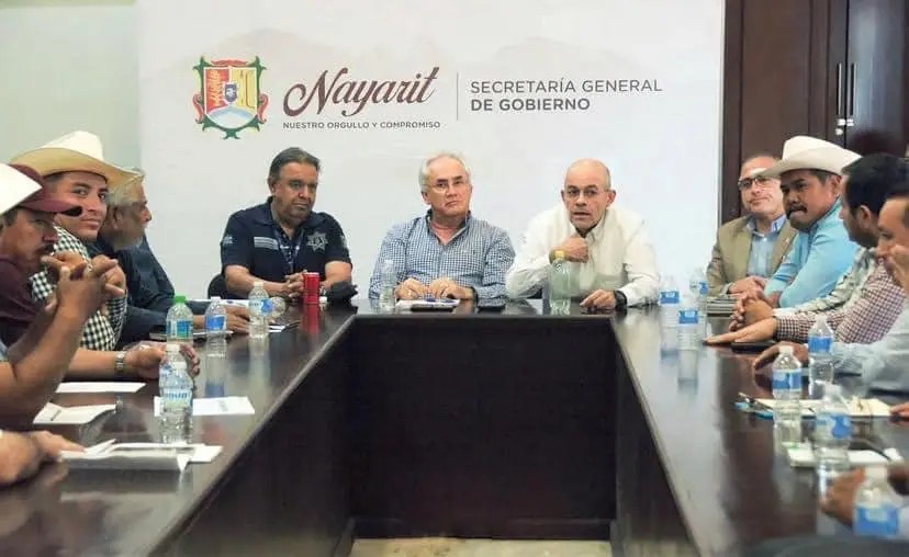 Encabeza Juan Echeagaray mesa de trabajo con sorgueros