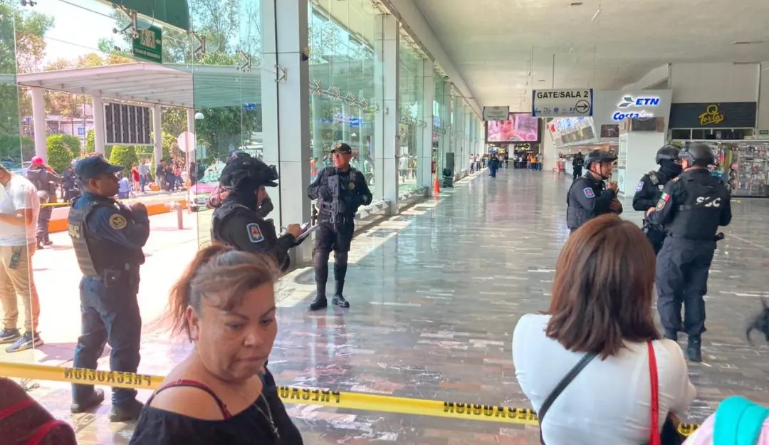 Deja dos muertos balacera en la central camioneta de Taxqueña
