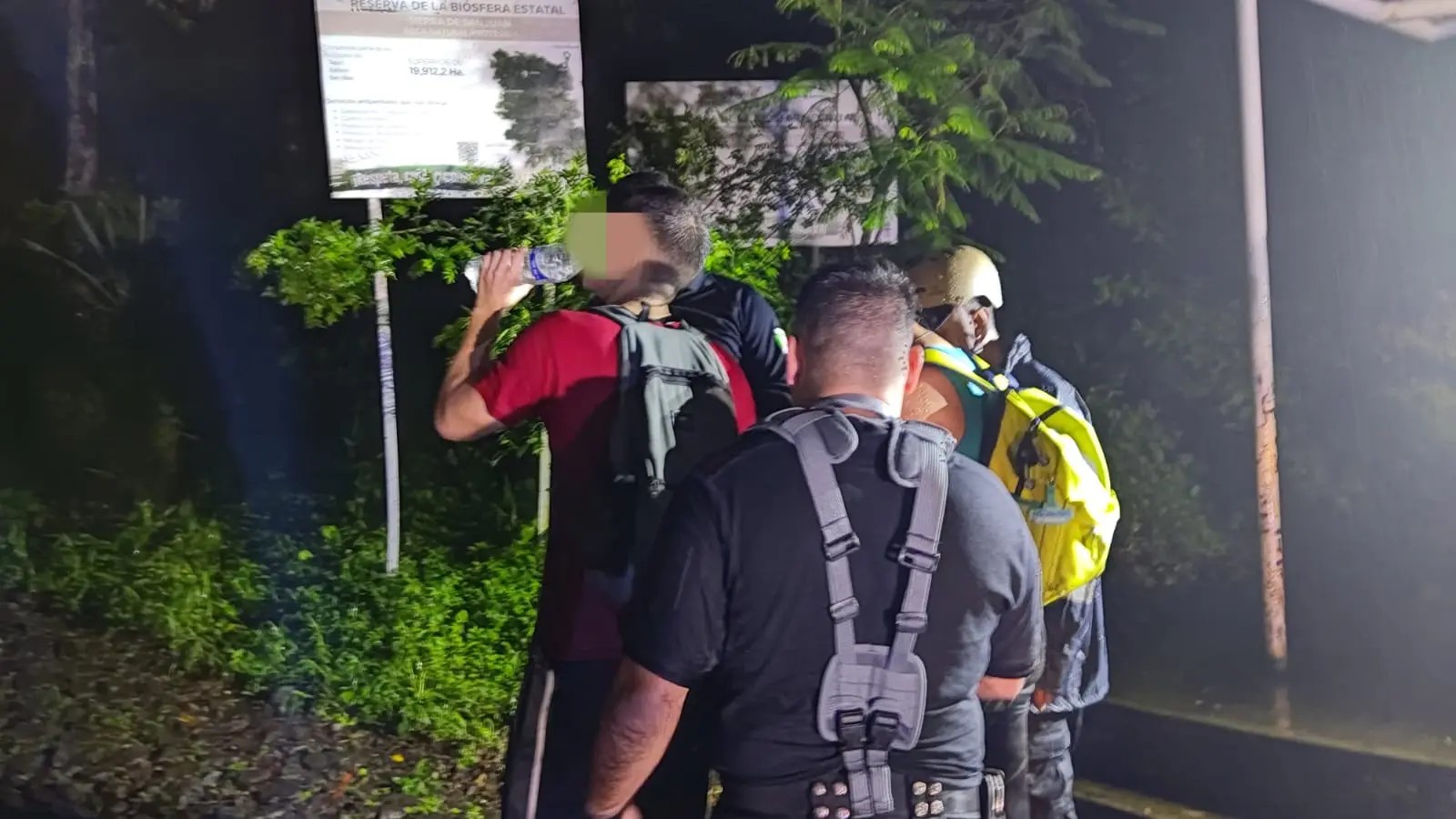 Rescatan a jóvenes extraviados en el cerro de San Juan