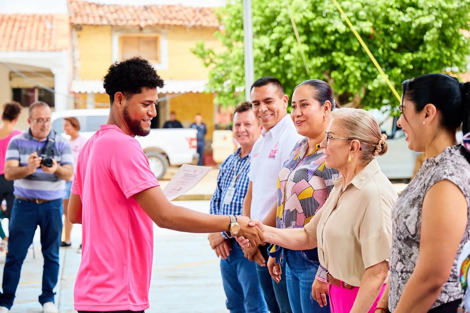 Otorga DIF Nayarit nutrición y preparación a familias de Bahía de Banderas