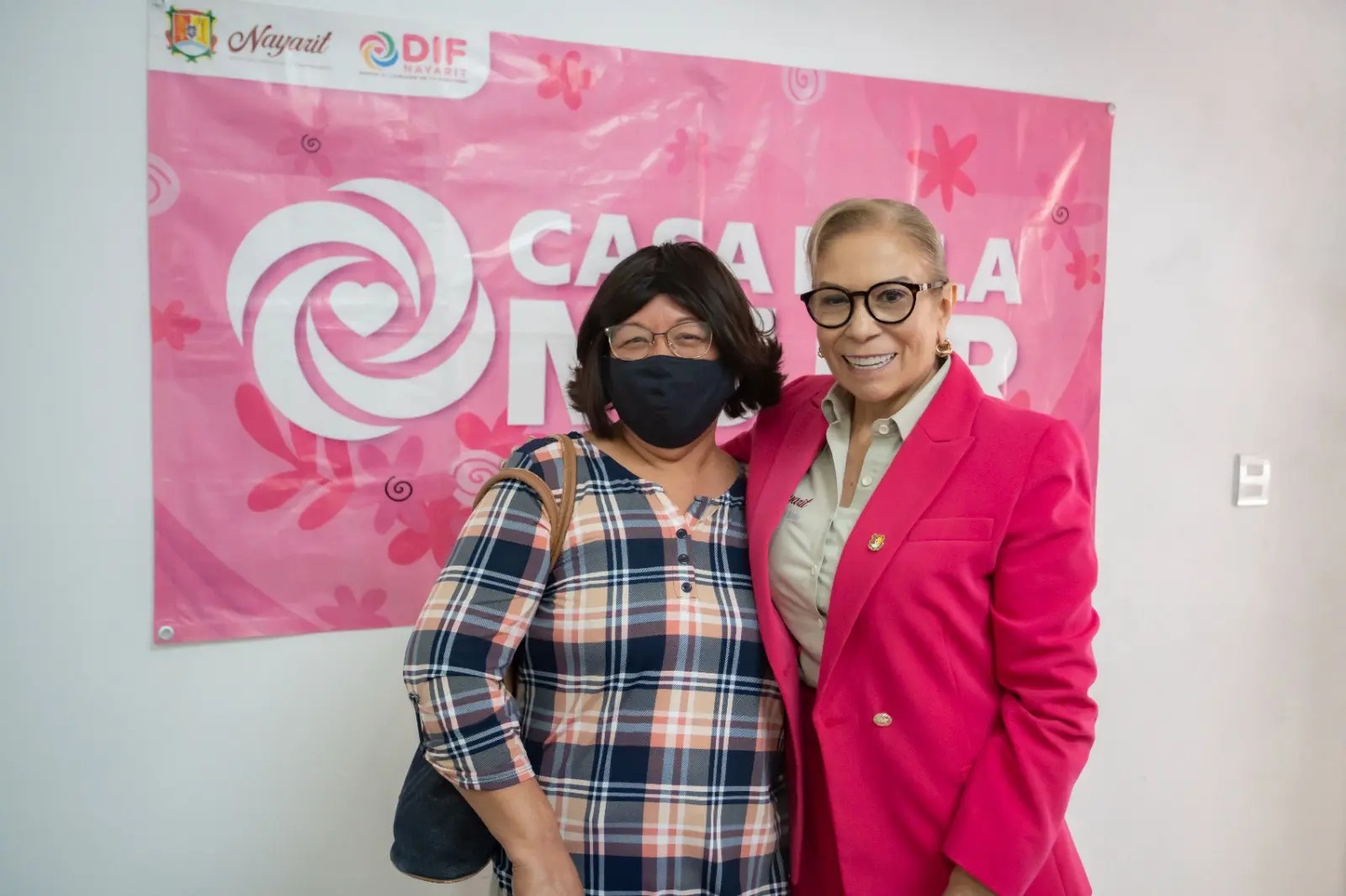 Entrega DIF Nayarit pelucas oncológicas